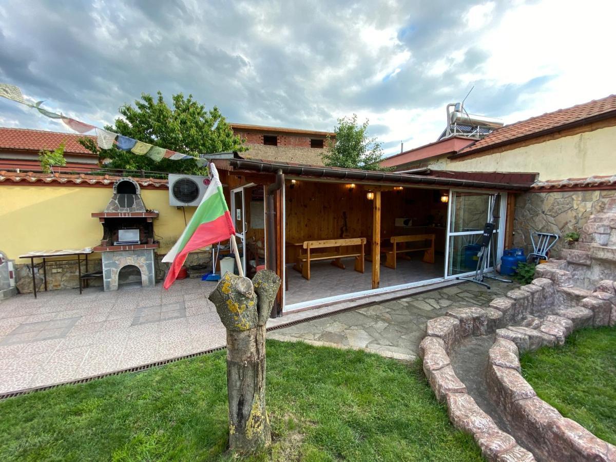 Family Hotel Kavrakovi Pavel Banya Dış mekan fotoğraf