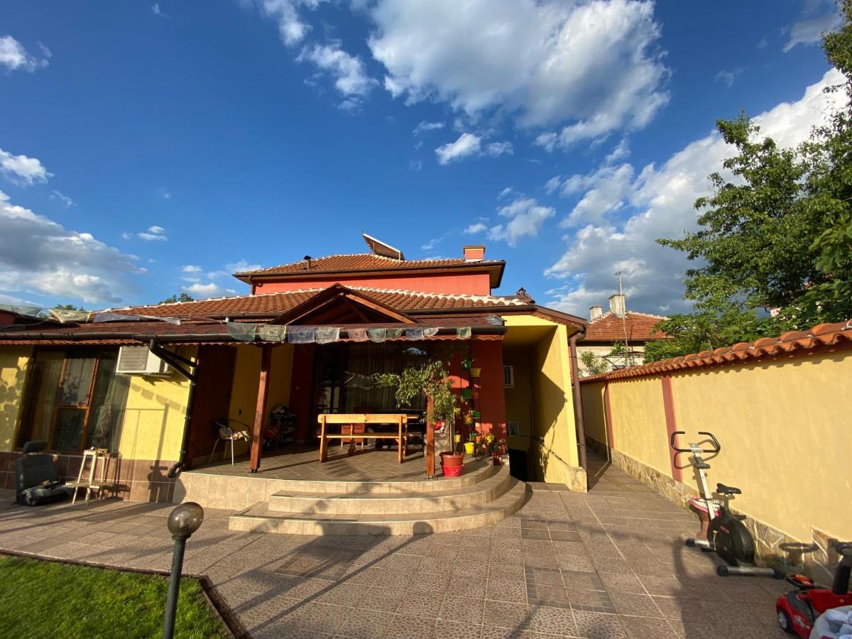 Family Hotel Kavrakovi Pavel Banya Dış mekan fotoğraf
