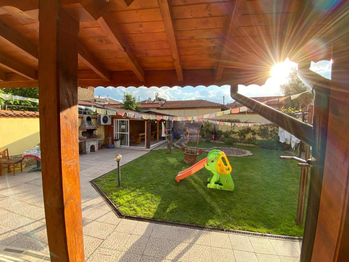 Family Hotel Kavrakovi Pavel Banya Dış mekan fotoğraf